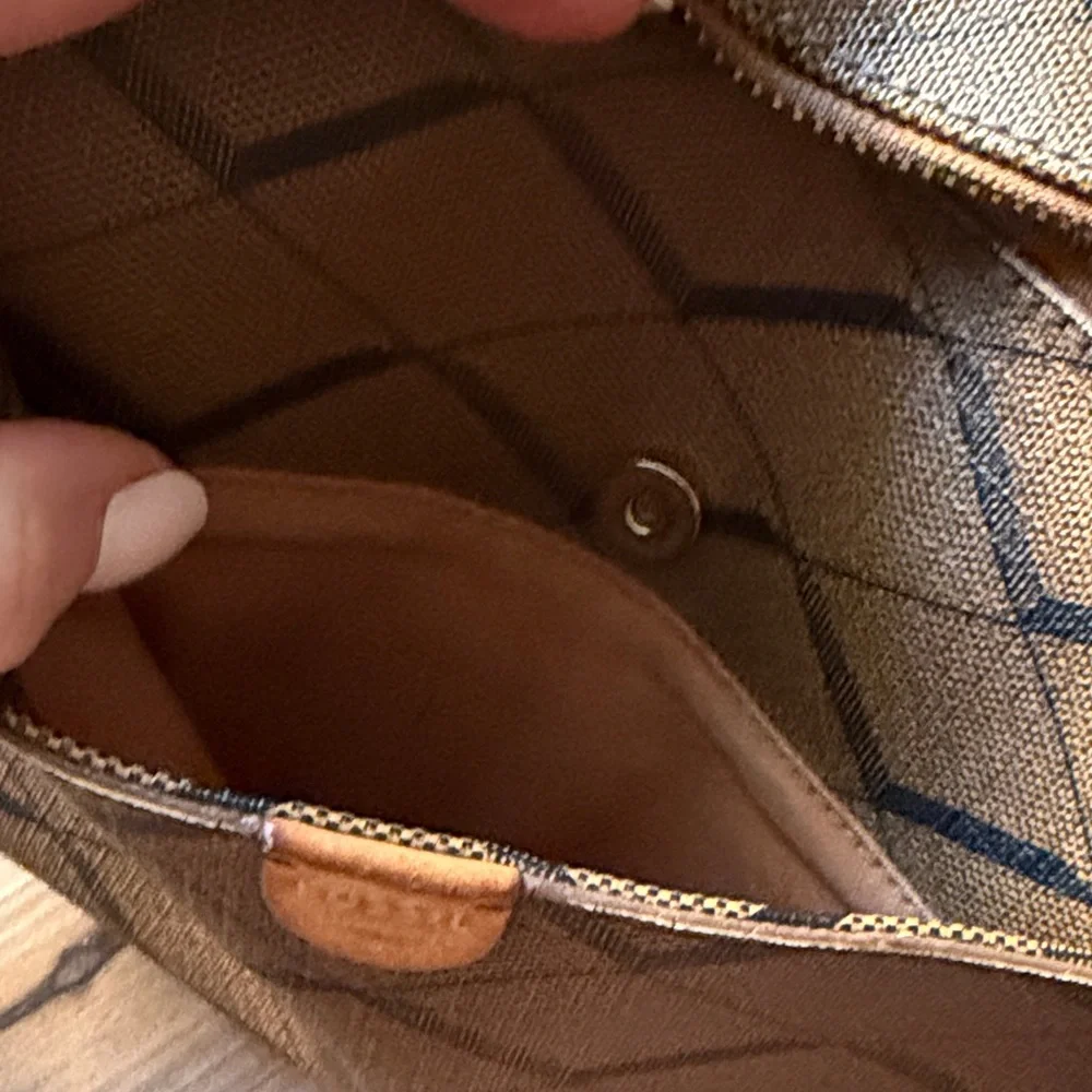 Fossil Corey Geometric Chevron Crossbody Bag - Earthy Minimalist EUC